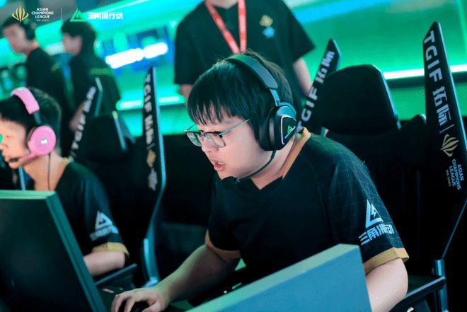 赛季中频频 赛季中频频